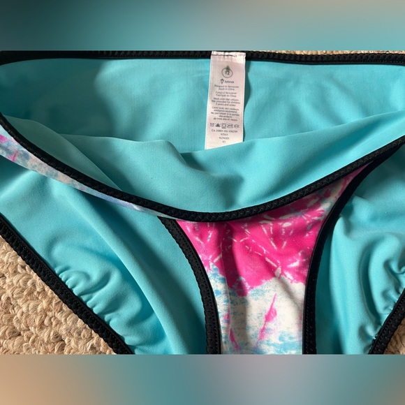 Ivivva size 12 swim suit bottoms - Picture 3 of 3